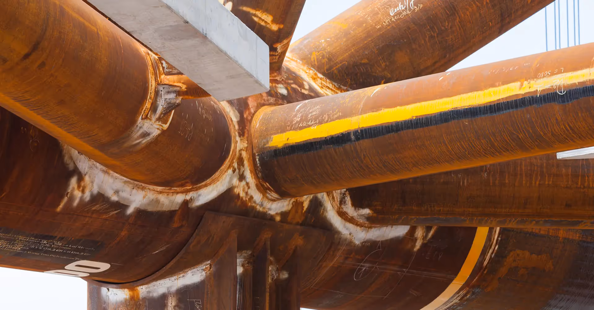 Non-destructive & destructive testing – standard-compliant and quickly documented.