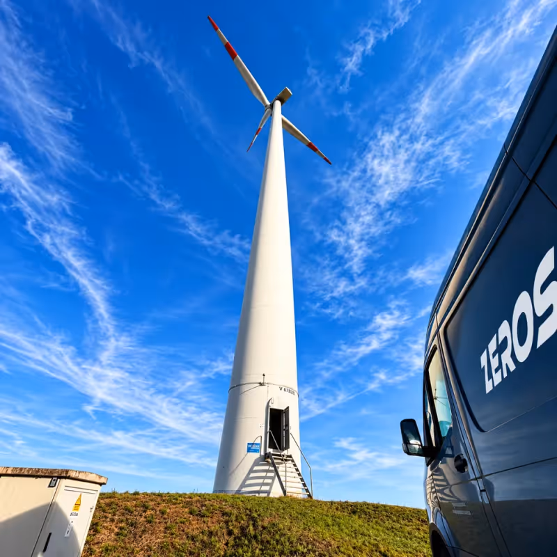 110 Meter hohe Windkraftanlage im Schwarzwald – Einsatzort der ZEROS GmbH